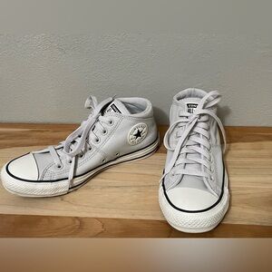 Converse Chuck Taylor All Star women’s Madison leather mid top